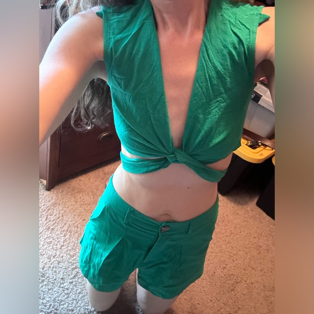 SHEIN 2 piece shorts and tie back crop top set size XS green